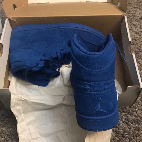 Jordan Retro 1’s - Picture 2 of 5